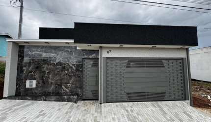 Linda casa à venda em Bragança Paulista-SP, Jardim Vista Alegre: 3 quartos, 1 suíte, 2 salas, 150m². Venha conferir!