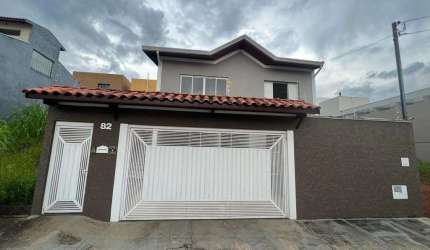 Casa com 3 quartos à venda na Rua Amábile Lúcia Visintainer, 82, Jardim Santa Paulina, Bragança Paulista, 185 m2 por R$ 880.000