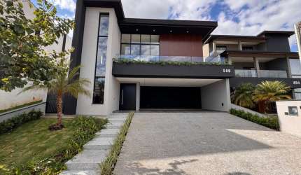 Casa de luxo à venda em Bragança Paulista-SP, no Condomínio Vale das Águas: 3 quartos, 3 suítes, 2 salas, 2 vagas, 318,28 m².
