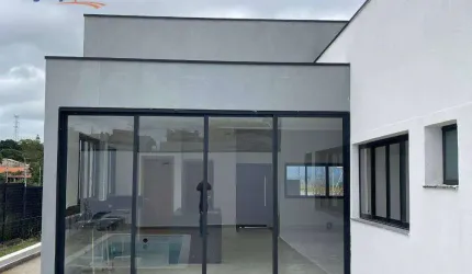 Casa à venda no Condomínio Santa Mônica - Caçapava/SP com 205 m²