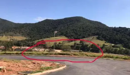 Terreno à venda no Loteamento Portal Lamis - Bom Jesus dos Perdões/SP com 300 m²