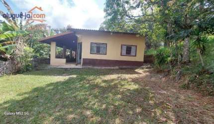 Chácara com 3 dormitórios para alugar, 5 m² por R$ 2.295,00/mês - Chácara Itamarati - Caçapava/SP
