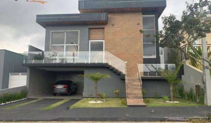Casa à venda no Condomínio Terras do Vale em Caçapava com 235 m²