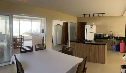 Casa para Alugar ou Vender Condomínio Ecopark Bourbon com 3 suítes e 218 metros.