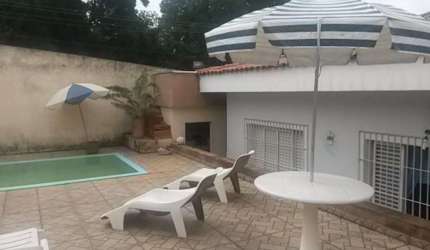 Casa com 3 quartos à venda no Jardim Faculdade, Itu  por R$ 900.000