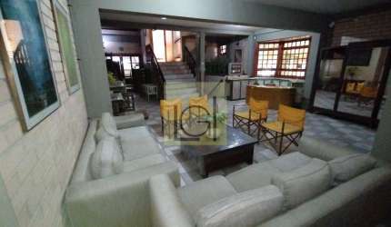 Hotel / Pousada no coração de Salto-SP: 8 quartos, 8 suítes, 2 salas, 9 banheiros e 481m² de área no bairro Salto de São José.