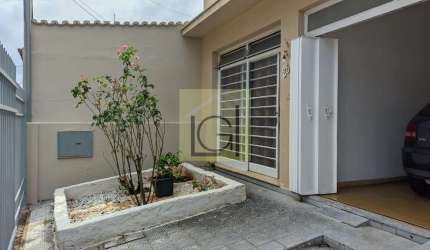 Casa para locação no Centro de Itu-SP: 3 quartos, 2 banheiros, 1 vaga. Agende sua visita hoje!