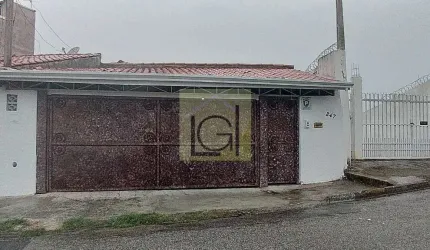 Linda casa à venda em Itu-SP, bairro São Luiz, 4 quartos, 1 suíte, 2 salas, 3 banheiros, 2 vagas, 153m². Venha conferir!