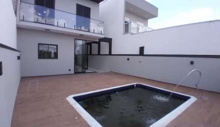 Aproveite a oportunidade de adquirir um lindo sobrado com piscina!!
