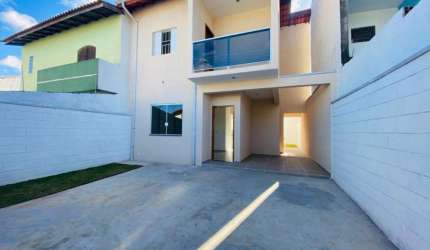 Sobrado a venda na Vila Rei, com 3 dormitórios sendo 1 suíte com varanda, cozinha ampla, localização estratégica. Por R$: 650 mil. Mogi das Cruzes