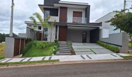 'Venha conhecer essa incrível oportunidade! Sobrado residencial à venda em uma das melhores localizações de Mogi das Cruzes, no bairro César de Souza.