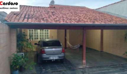 Casa térrea no Centro de Mogi, próximo ao Pro Mater e a avenida São João   Aceita permuta por Apto.