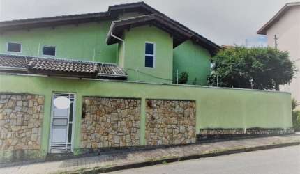 Imperdível casa à venda na Vila Lavínia, Mogi das Cruzes-SP: 3 quartos, 1 suíte, 2 salas, 3 banheiros, 4 vagas de garagem, 213,00m².