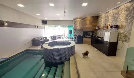 Imóvel à venda em Mogi das Cruzes-SP: Casa com 3 quartos, 1 suíte, 2 salas, 3 banheiros, 4 vagas de garagem e 230m² de área. Venha conferir!