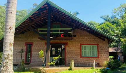 Excelente sítio a venda no Botujuru com ampla área de10,9 hectares, com uma infraesturura de lazer completa por R$2.500.000,00