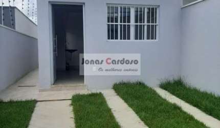 Casa térrea na Vila Suissa, 101m², aceita financiamento, 3 quartos, sala e cozinha conceito aberto, salão gourmet com WC. R$: 580 mil. Mogi das Cruzes