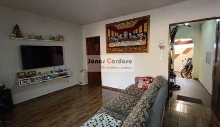 Casa à venda em Mogi Moderno, em Mogi das Cruzes. Com 3 quartos, 1 suíte, 1 sala, 2 banheiros, 2 vagas e 90,37 m² de construção!