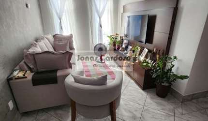 Apartamento à venda no Ed. Cristina, Mogi Moderno: 2 quartos, sala ampla, garagem coberta, 66m². Com planejados, sofá, ar condicionado. R$: 295 mil