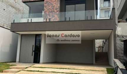 Casa alto padrão à venda no Condomínio Mosaico Essence, Cézar de Souza. Com 3 suítes, sendo 1 máster, área gourmet, 4 vagas. R$: 1.870.000