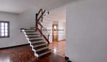 Sobrado para Venda na Vila Mogilar: 3 quartos, 1suíte, 1 sala com dois ambientes, 2 vagas de garagem, 130m² - Mogi das Cruzes-SP.