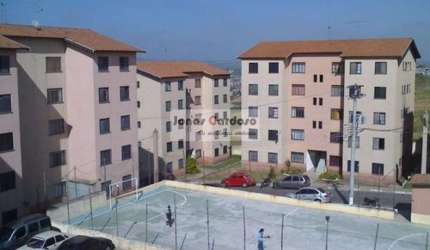 Apartamento à venda no Jardim dos Amarais, Mogi das Cruzes-SP: 2 quartos, sala, banheiro, garagem e 55m² de área! Por R$: 170 mil. IPTU isento!