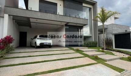Imperdível casa à venda em Cézar de Souza, Mogi das Cruzes-SP: 3 quartos, 3 suítes, 2 salas, 5 banheiros, 4 vagas e 267m² de área!
