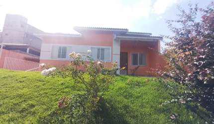 vendo lida casa em lindoia- sp.
