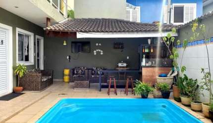 Casa em condomínio fechado com 3 quartos à venda na Rua Professor Santos Moreira, Camorim, Rio de Janeiro, 220 m2 por R$ 560.000
