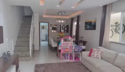 Casa em condomínio fechado com 4 quartos à venda na Rua Francisca Sales, Freguesia (Jacarepaguá), Rio de Janeiro, 209 m2 por R$ 880.000