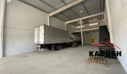 Galpao comercial para Locação no Parque Ipê, Feira de Santana,  1 sala, 1 banheiro com 350,00 m².