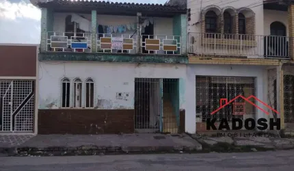Imperdível oportunidade de adquirir casa com 3 quartos e 300m² no Centro de Feira de Santana-BA!
