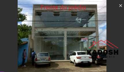 Excelente oportunidade: Ponto comercial à venda no bairro São João em Feira de Santana-BA, com 3 salas, 4 banheiros e 300,00 m² de área!