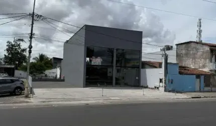 Ponto Comercial para Locação em Feira de Santana-BA, no bairro Sim: 1 sala, 1 banheiro, 2 vagas de garagem, 220m² de área.