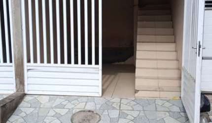 Casa com 2 quartos para alugar na Rua José Joviniano Santana, 0021, Gabriela, Feira de Santana, 45 m2 por R$ 550