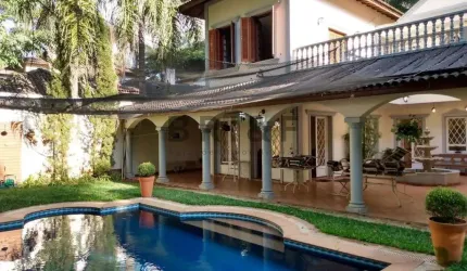 Casa com 4 Suítes em Condomínio Fechado para venda ou locação no Alto da Boa Vista