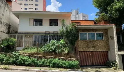 CASA P/ VENDA / LOCAÇÃO NO BROOKLIN, 291M², 5 QUARTOS, PISCINA, CHURRASQUEIRA E 4 VAGAS.