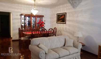 Maravilhosa casa assobradada com 3 suites e muito espaço para o conforto da sua familia