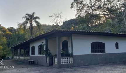 Chácara com 7.000m² de terreno e 404m² de area construida na cidade de Arujá - A VENDA!!!