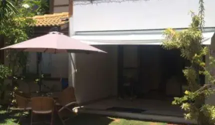 Casa em Condomínio em Itacimirim (Monte Gordo) - Camaçari-BA: 3 quartos, 2 suítes, 2 salas, 4 banheiros, 1 vaga de garagem e 115 m².