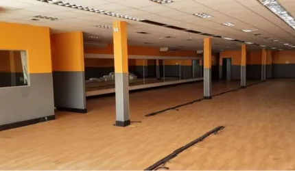 Locação de Loja Comercial Premium no Cabula, Salvador-BA: 2 Salas, 6 Banheiros, 35 Vagas de Garagem, 780m² de Área!