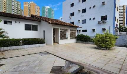 Casa Comercial na Pituba, Salvador-BA: 5 Quartos, 3 Suítes, 5 Salas, 6 Banheiros, 4 Vagas e 421 m². Venha Conferir!