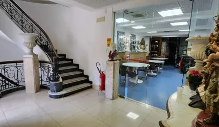 Excelente oportunidade: Casa comercial à venda na Barra, Salvador-BA, 10 salas, 7 banheiros, 6 vagas, 693m² de área!