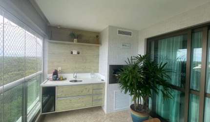 Excelente apartamento à venda em Salvador-BA, no bairro Patamares, com 4 quartos, 3 suítes, 2 salas, 5 banheiros, 4 vagas de garagem e 196,00 m² de área.