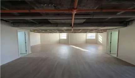 Sala Comercial à Venda em Salvador-BA, Bairro Caminho das Árvores - 6 salas, 4 banheiros, 6 vagas, 205,16m².