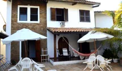 Casa em Salvador-BA, bairro Piatã: 4 quartos, 2 suítes, 2 salas, 5 banheiros, 4 vagas, 408m²