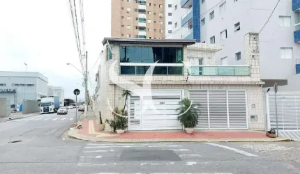 Vende-se sobrado com 2 Suítes no bairro de Guilhermina na Cidade da Praia Grande