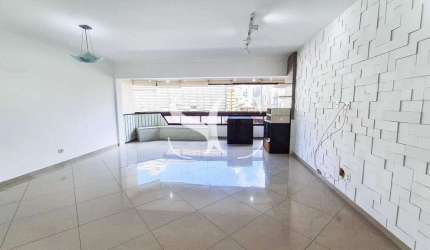 Vende-se apartamento de 03 Dormitórios no bairro de Embaré em Santos.