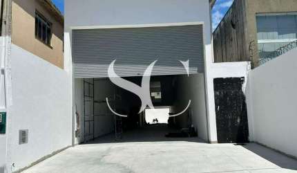 Vende-se galpão comercial comv282 m² de área no bairro de Estuário em Santos.