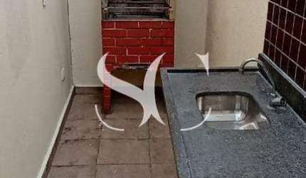Vende-se casa sobreposta baixa com 03 dormitórios no bairro de Marapé em Santos