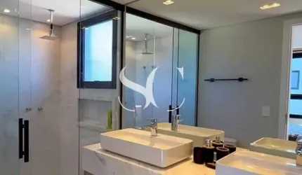 Vende-se casa com 03 suítes em Juquehy - condomínio próximo à praia.
